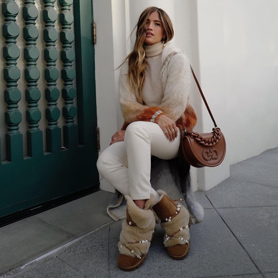 LEO CLASSIC PEARLS, the shearling boots