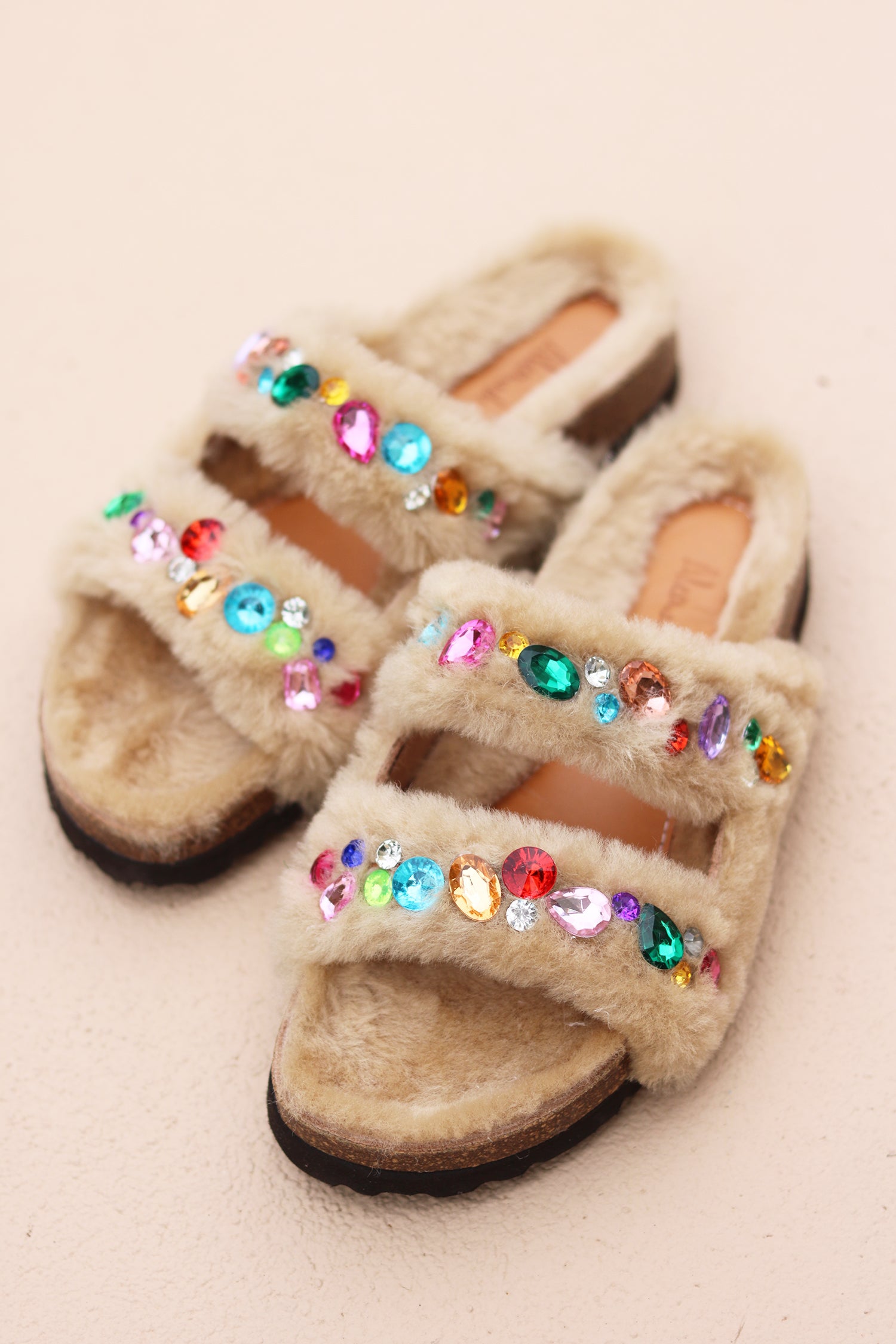 JASMIN MIMI CREAM, the shearling gem sandals