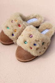 Jasmine flat shearling mule flat lay — cream shearling with multicoloured gemstone embellishments and Alameda Turquesa label, made in Portugal by Alameda Turquesa