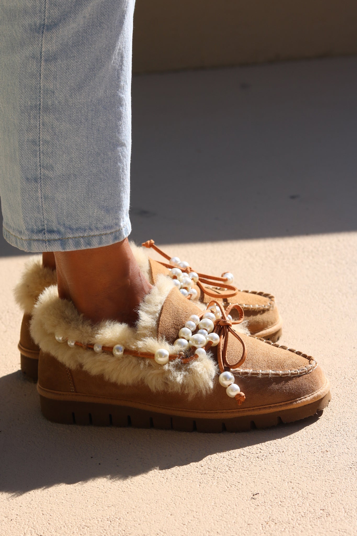 MARGOT, the shearling pearl mocassins