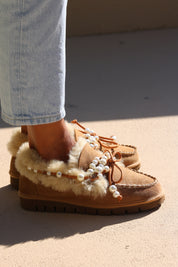 MARGOT, the shearling pearl mocassins