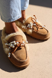 MARGOT, the shearling pearl mocassins