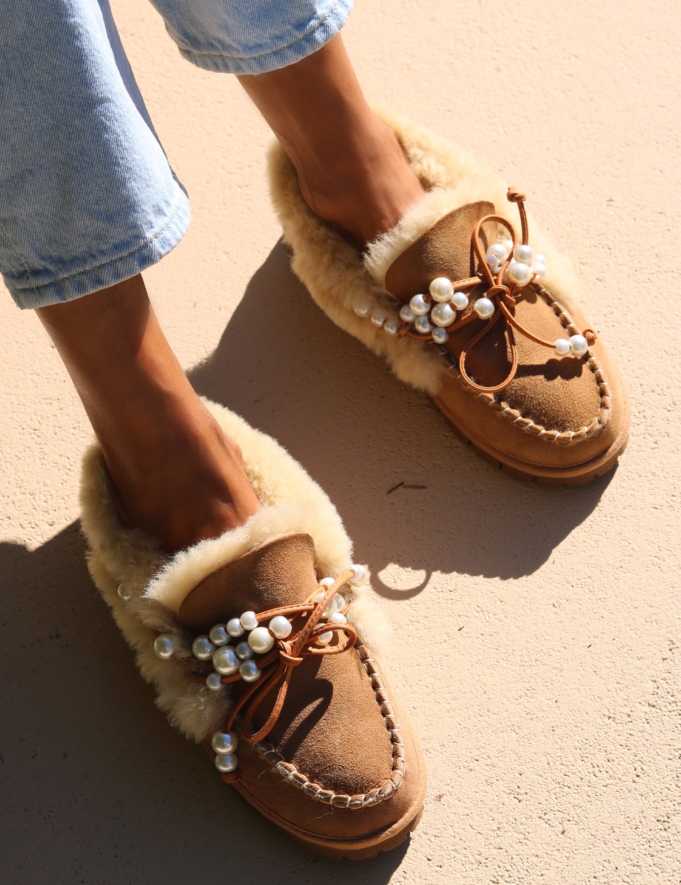 9-alameda-turquesa-mocassin-shearling-tan-pearls.jpg