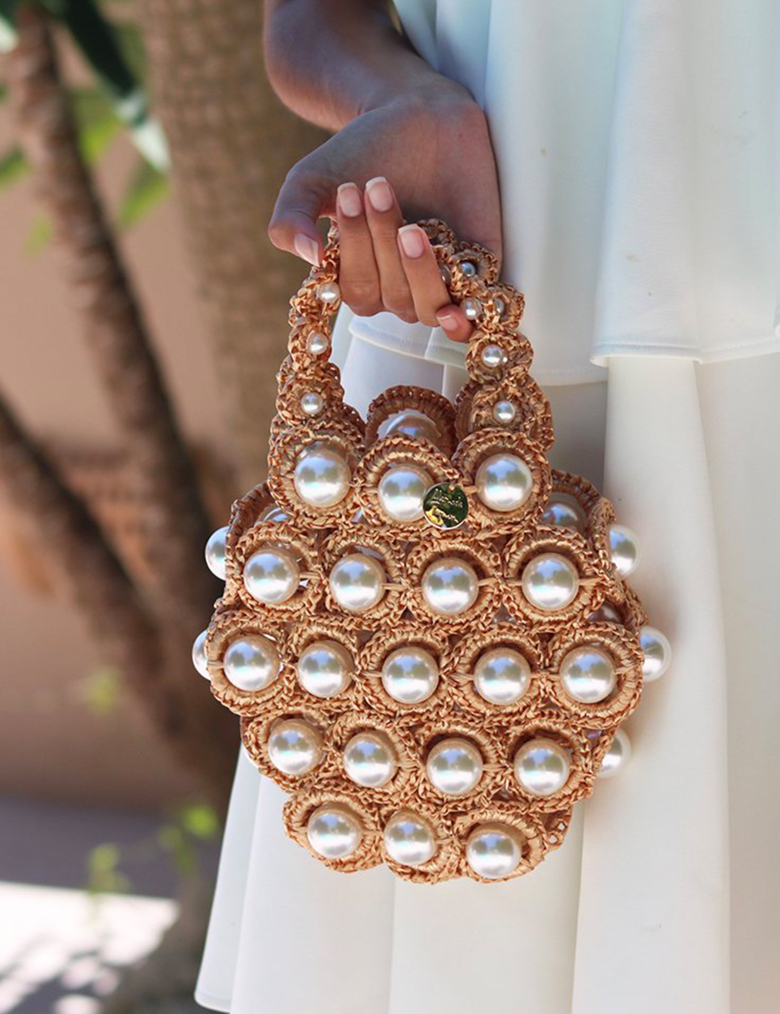 HANA-BAG-ALAMEDA-TURQUESA-CROCHET-PEARLS-EMILY-IN-PARIS-LILY-COLLINS.jpg