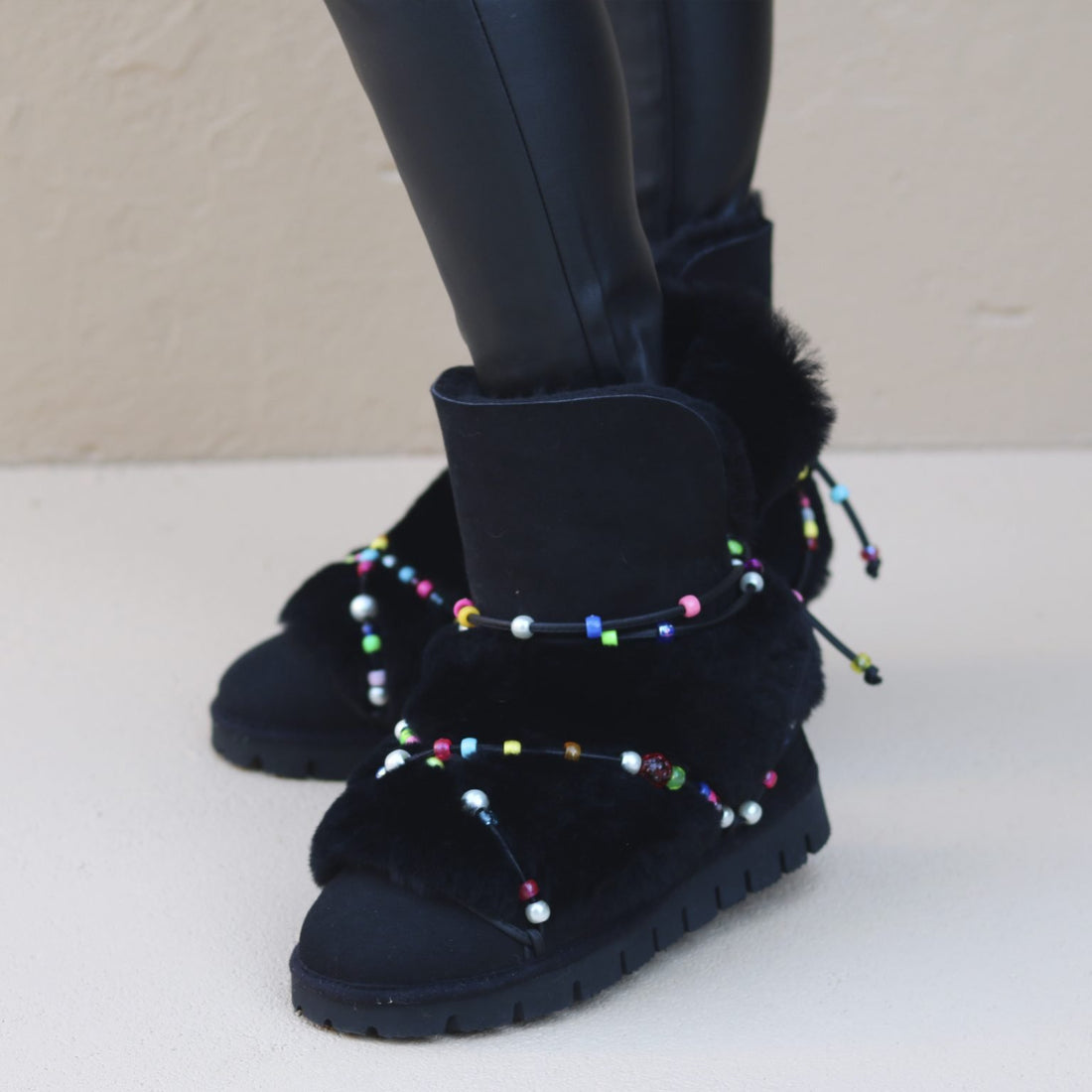 LEO RAINBOW BLACK, the shearling boots