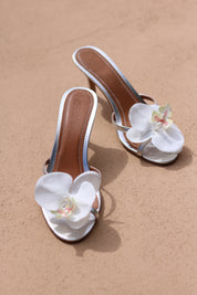 TRUDY, sample sale