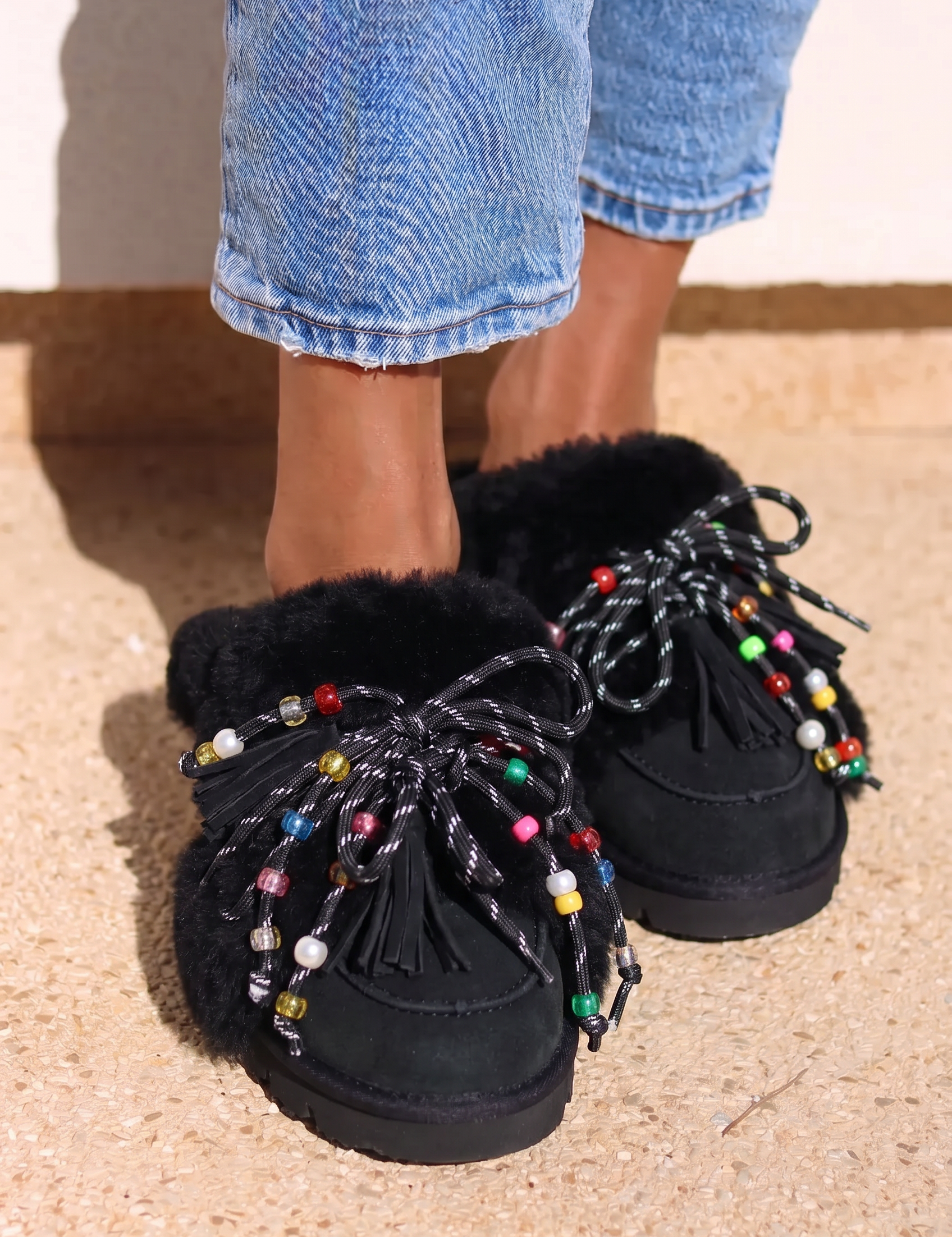 LOLA-BLACK-ALAMEDA-TURQUESA-SHEARLING-LOAFERS.png