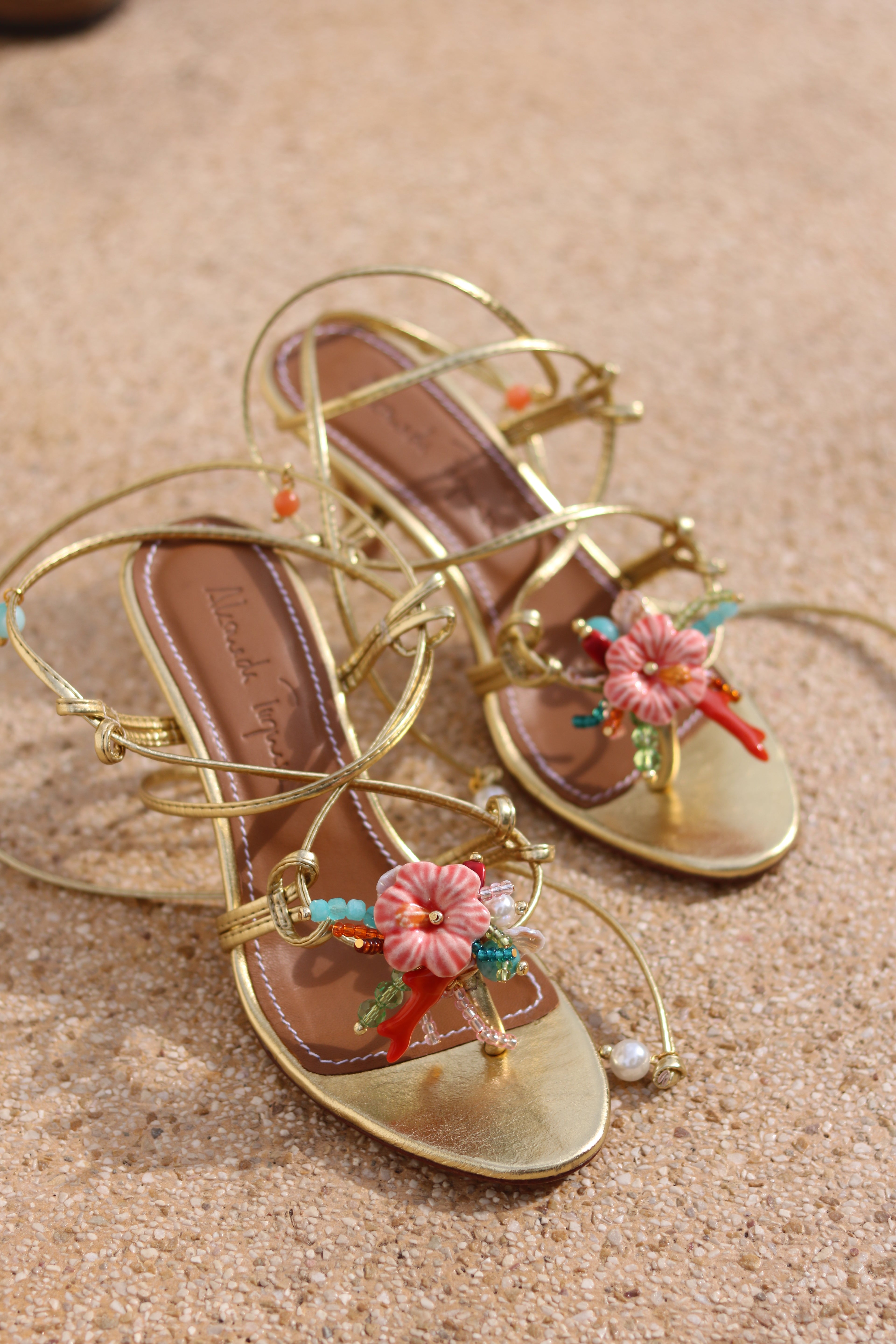 CORALIE, golden heels